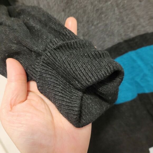 2/$20 Y2K Laura Petites Blue & Grey Sweater Size: Small Petite - Picture 6 of 6